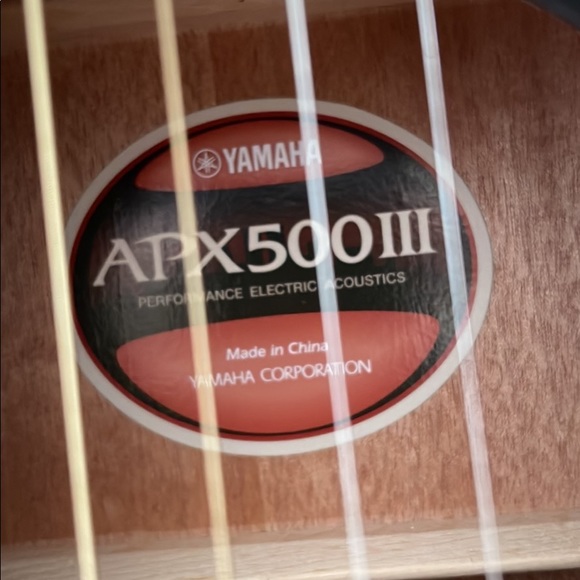 Yamaha Classic guitar - Picture 5 of 7